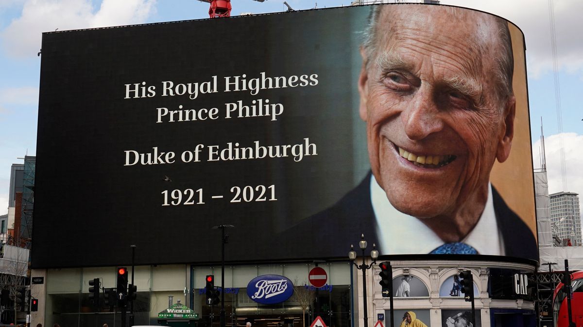 Královská rodina oznámila příčinu úmrtí prince Philipa